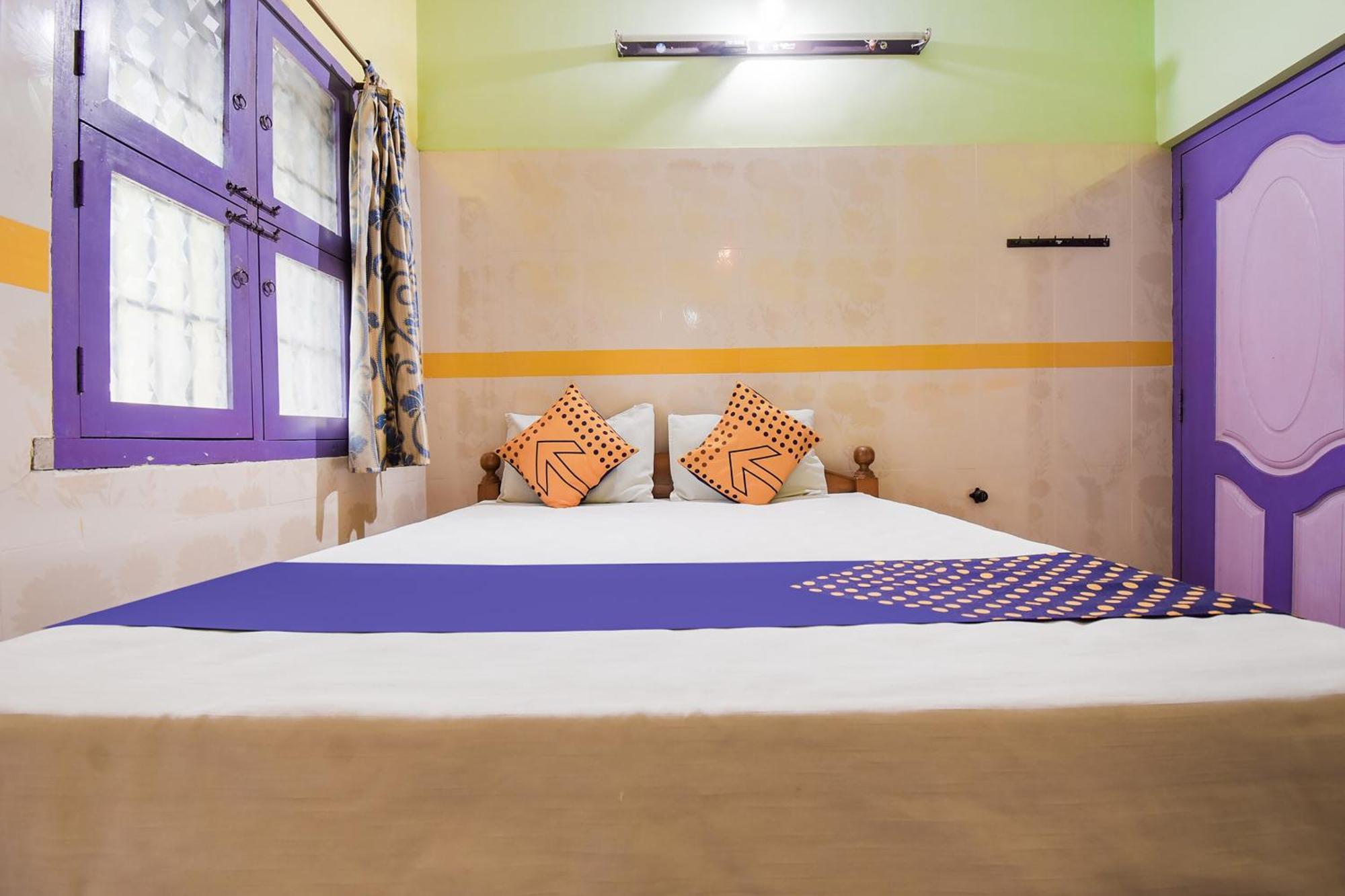 Hotel O K.S.Lodge Tribhuvanam 外观 照片